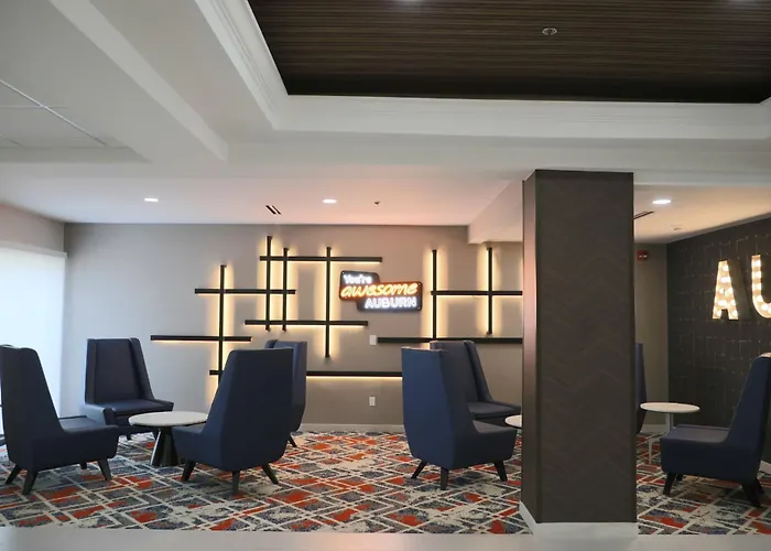 La Quinta Inn & Suites By Wyndham Auburn - University Area